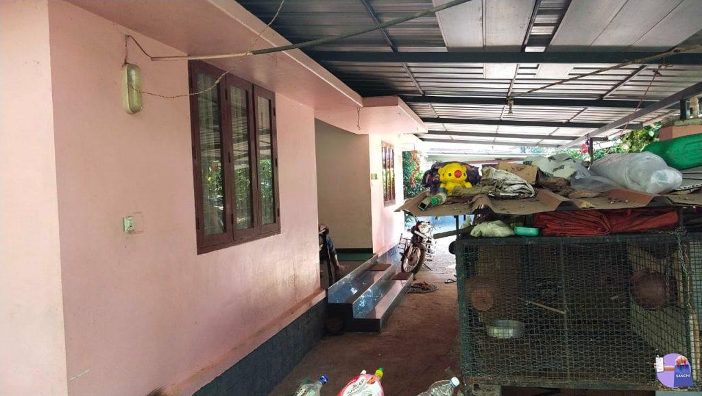 22 Cent Plot & House - Thellakom