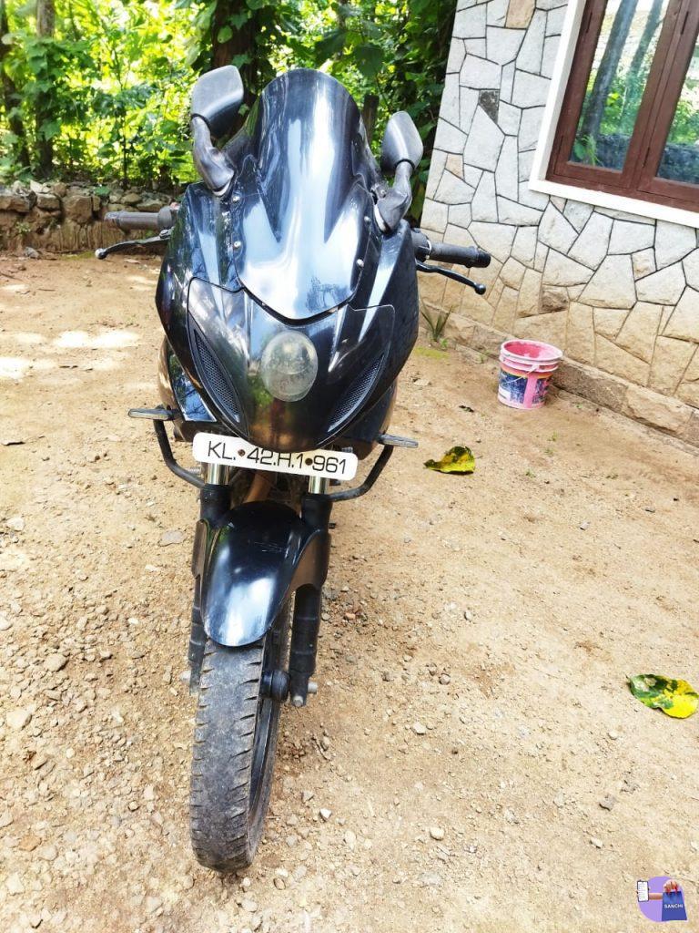 Pulsar 220