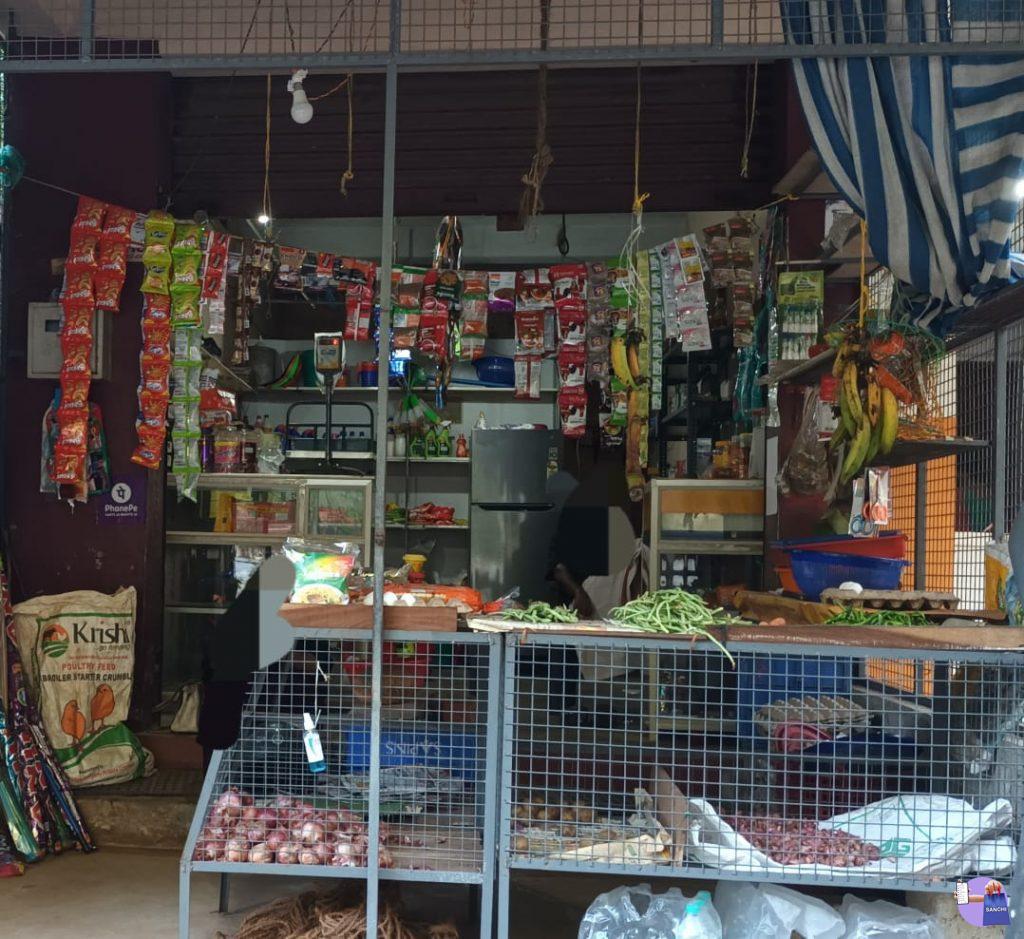 പലചരക്ക്,പച്ചക്കറി കട സ്റ്റോക്ക് ഉൾപ്പെടെ കൈമാറ്റം ചെയ്യുന്നു