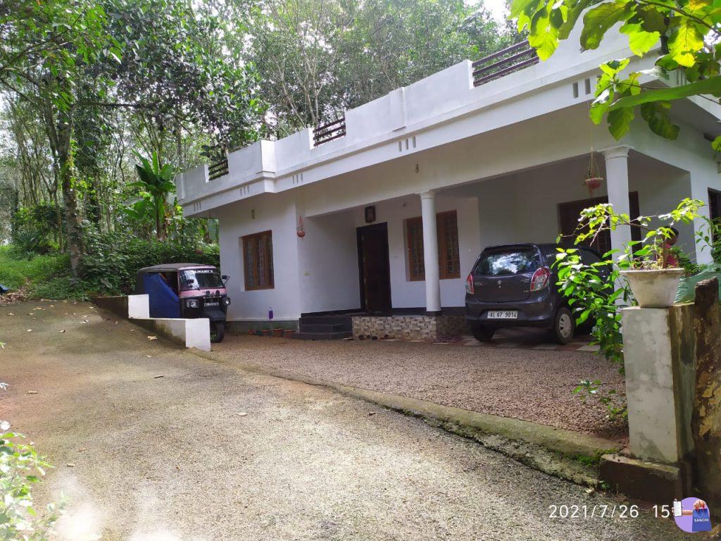 രാമപുരം,.5 സെന്റും . 1350 Square fit