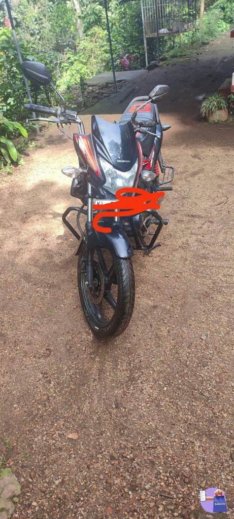 Model cb Shine 125sp