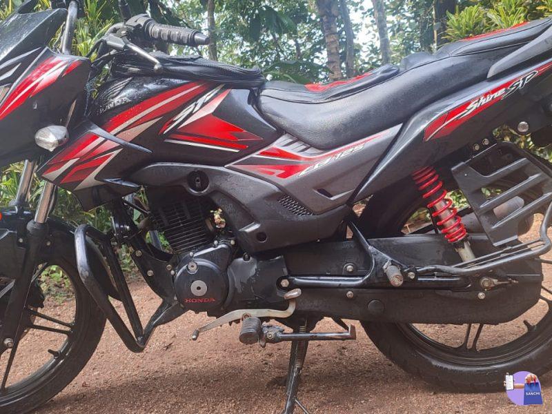 Model cb Shine 125sp