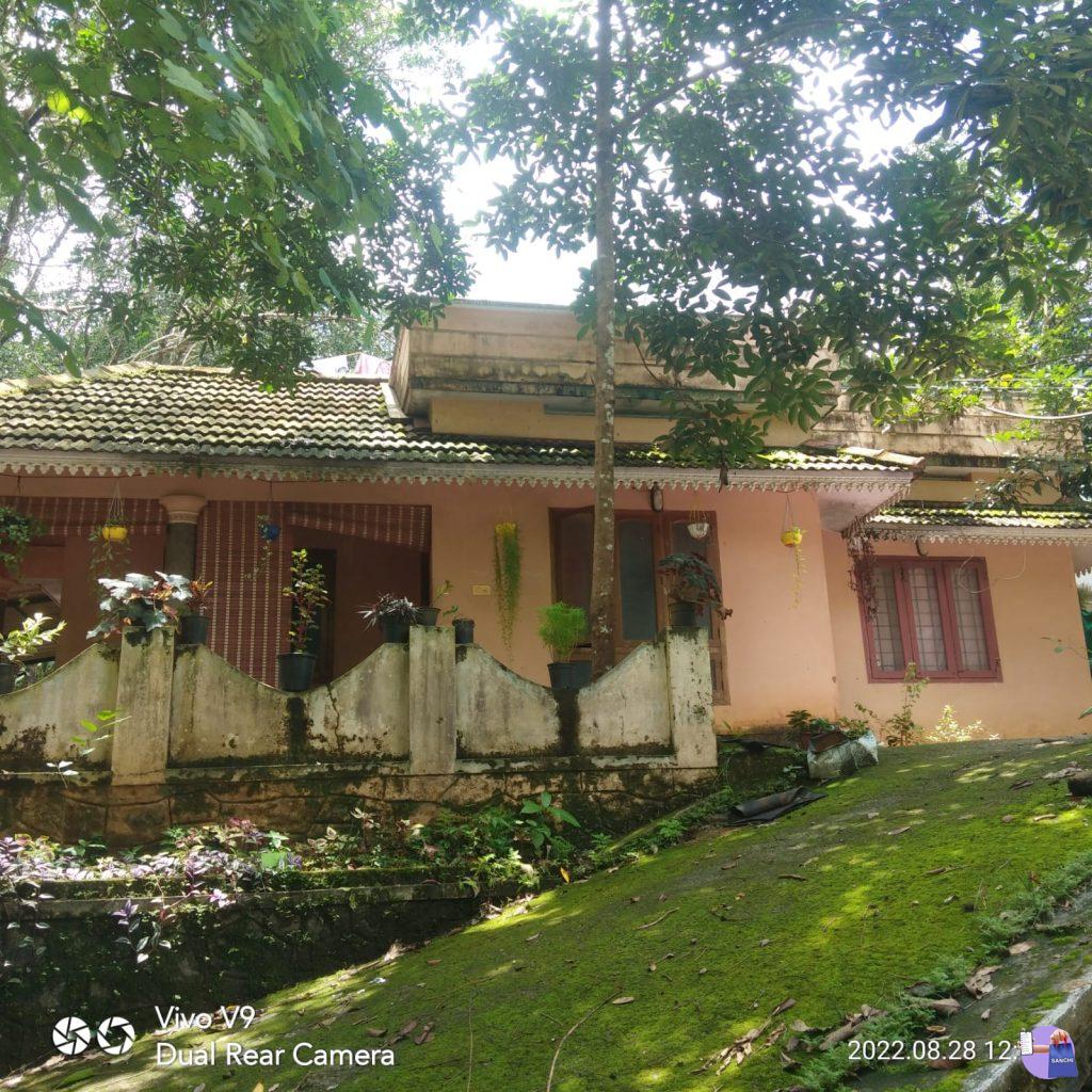 16സെന്റ് സ്ഥലവും 1100sqft വാർക്ക വീട്