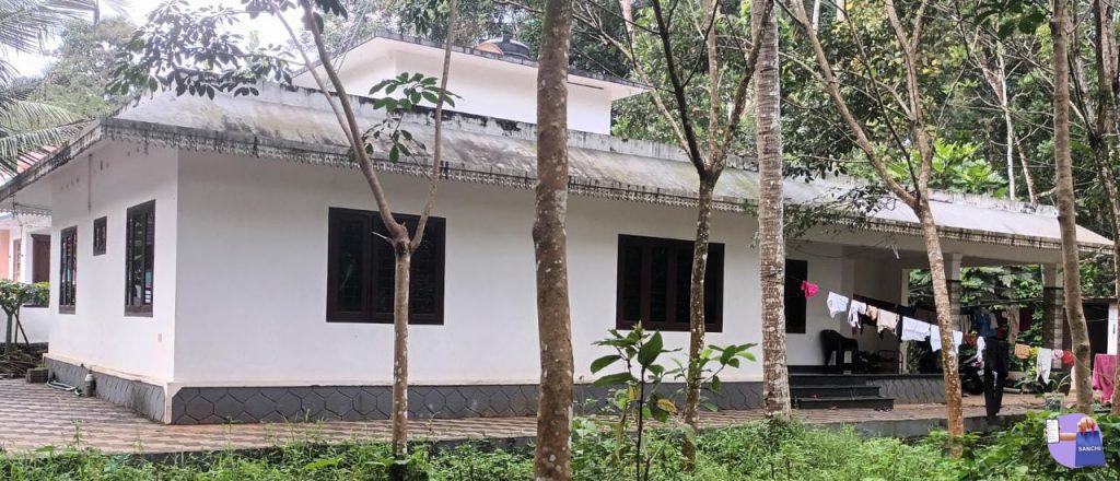 1600squar fit വീട് 11 Cent സ്ഥലം