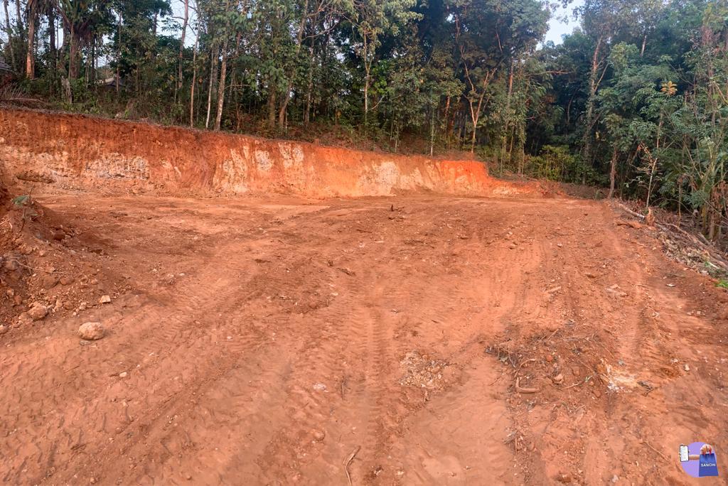 30 സെന്റ് ഭൂമി മൊത്തമായോ പ്ലോട്ടുകൾ ആയോ വില്പനക്ക്