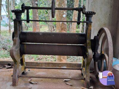 Rubber roller machine