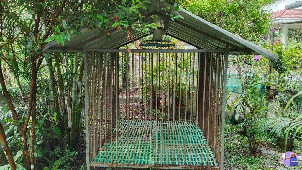 Dog kennel